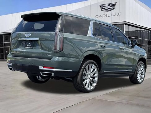 Certified 2026 Cadillac Escalade Luxury w/ LPO, Radiant Package AWD/4WD image 8