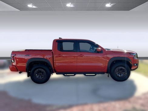 Used 2025 Nissan Frontier PRO-4X image 8