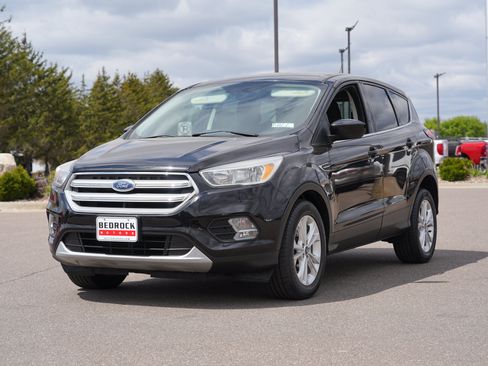 Used 2019 Ford Escape SE FWD image 7