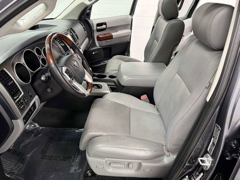 Used 2017 Toyota Sequoia Platinum AWD/4WD image 11