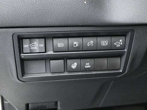 Used 2023 Toyota Tundra Limited AWD/4WD image 15