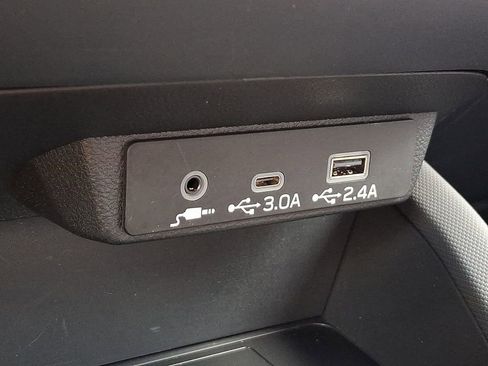 Certified 2025 Subaru Forester Premium image 24