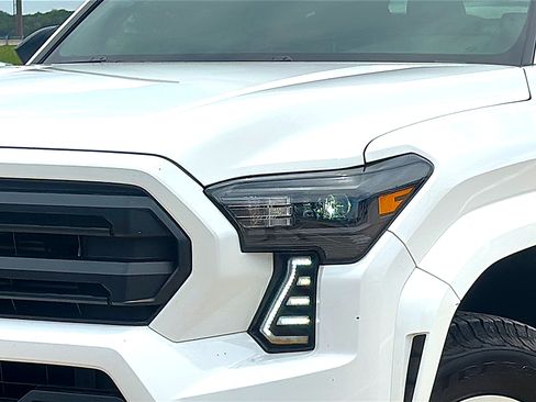 Used 2025 Toyota Tacoma SR RWD image 4