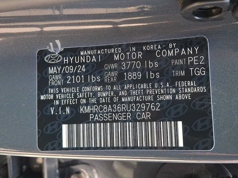 Used 2024 Hyundai Venue SEL FWD image 28