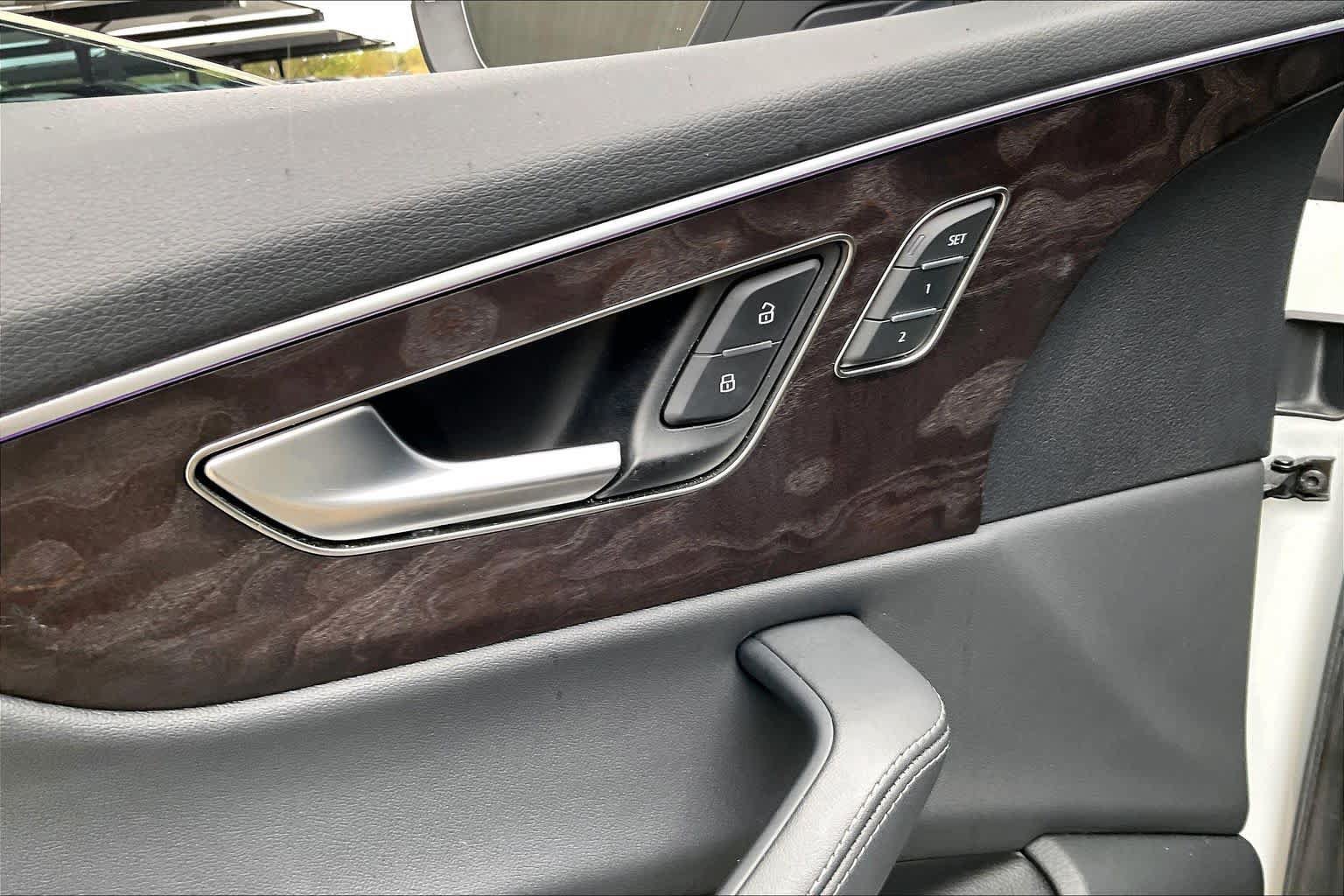 Used 2023 Audi Q8 Premium Plus AWD/4WD image 15