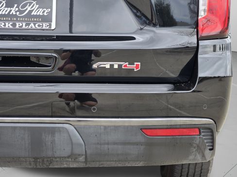 Used 2021 GMC Yukon XL AT4 w/ AT4 Premium Plus Package image 18