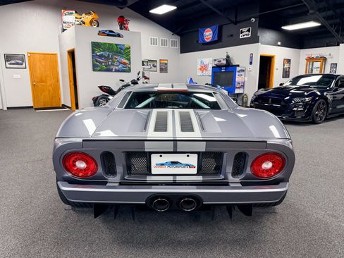 Used 2006 Ford GT image 3