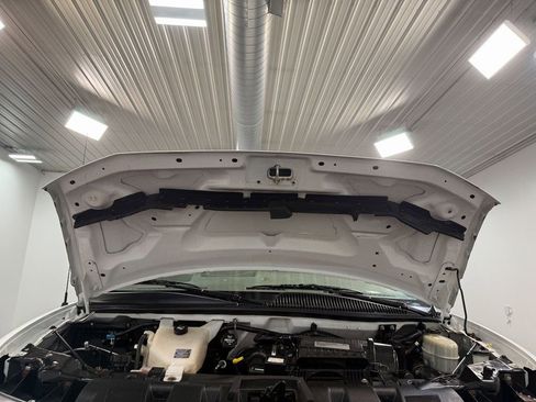 Used 2017 GMC Savana 2500 image 91