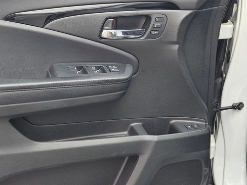 Used 2021 Honda Pilot Touring image 18
