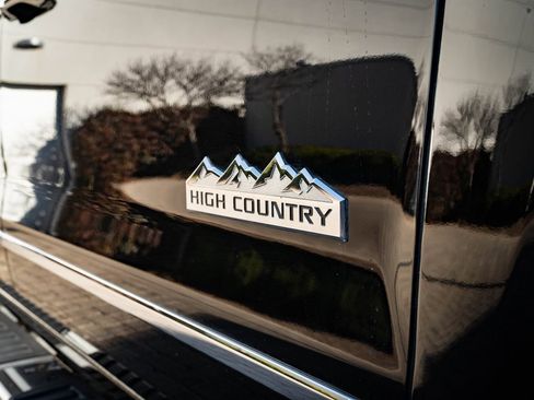 Used 2018 Chevrolet Silverado 2500 High Country image 16