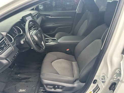 Used 2022 Toyota Camry LE image 13