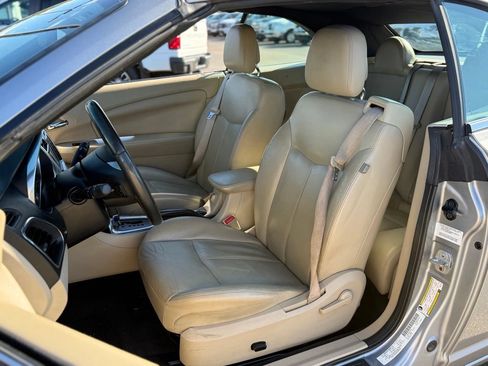 Used 2013 Chrysler 200 Limited FWD image 10