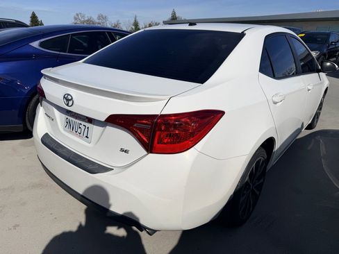 Used 2017 Toyota Corolla SE w/ SE Premium Package image 6