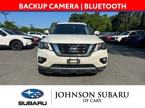 Used 2017 Nissan Pathfinder SV AWD/4WD image 2