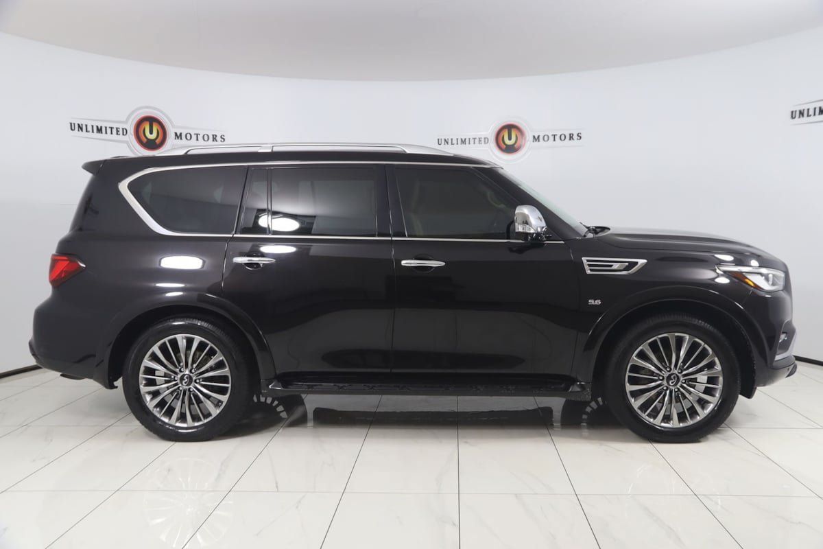 Used 2018 INFINITI QX80 4WD w/ Driver Assistance Package image 2