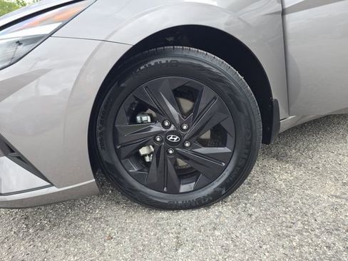 Used 2023 Hyundai Elantra SEL image 26