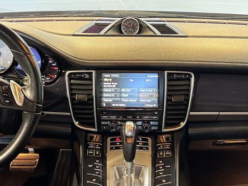 Used 2013 Porsche Panamera S image 26
