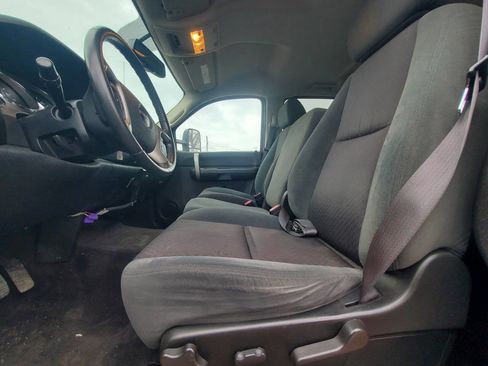 Used 2009 GMC Sierra 3500 SLE w/ Convenience Package image 14