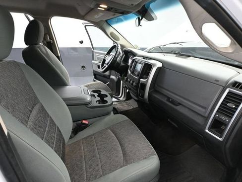 Used 2017 RAM 1500 Classic SLT AWD/4WD image 41