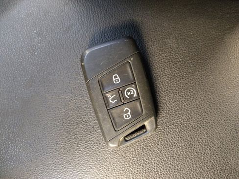 Used 2021 Volkswagen Jetta SE w/ SE Cold Weather Package FWD image 32