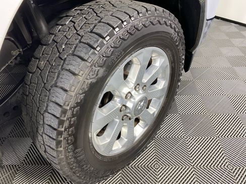 Used 2022 RAM 2500 Laramie AWD/4WD image 16