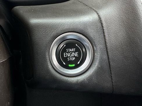 Used 2022 Chevrolet Tahoe LT w/ LT Signature Package image 21