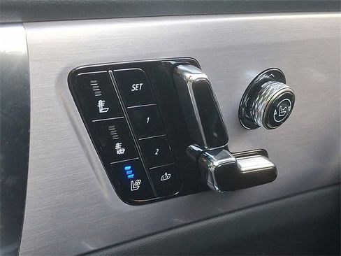 New 2026 Cadillac Vistiq Luxury image 19