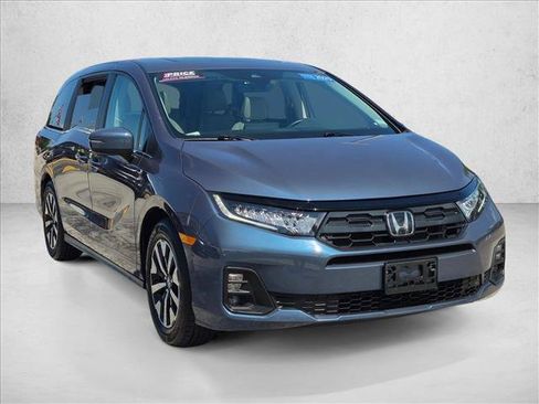 Certified 2025 Honda Odyssey EX-L image 3