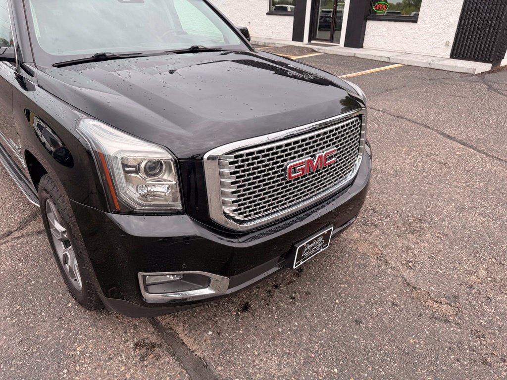 Used 2017 GMC Yukon XL Denali w/ Open Road Package AWD/4WD image 13