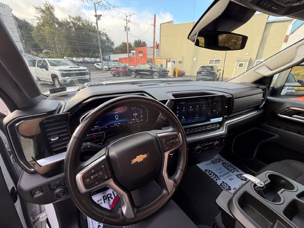 Used 2025 Chevrolet Silverado 2500 LT w/ Convenience Package AWD/4WD image 23