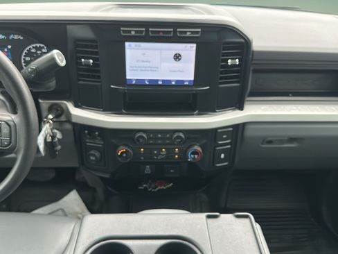 Used 2024 Ford F350 XL w/ XL Driver Assist Package RWD image 12
