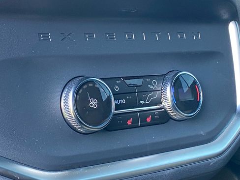 Used 2025 Ford Expedition Tremor AWD/4WD image 24