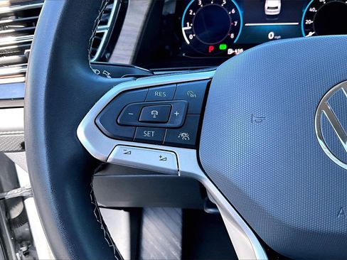 Used 2024 Volkswagen Atlas SE image 29