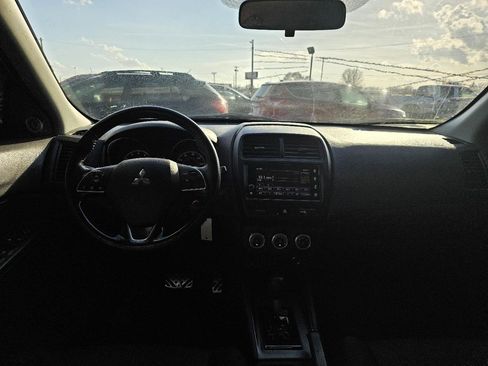 Used 2019 Mitsubishi Outlander Sport ES image 3