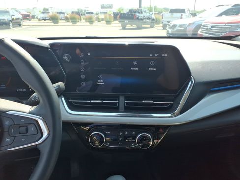 Used 2025 Chevrolet Trax LT w/ Driver Confidence Package FWD image 10
