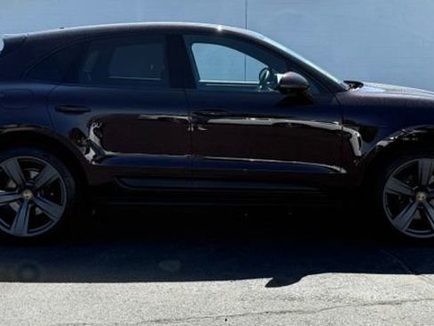 Used 2025 Porsche Macan AWD/4WD image 8