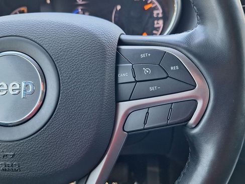 Used 2020 Jeep Grand Cherokee Altitude image 17