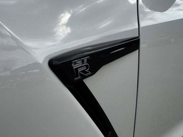 Used 2024 Nissan GT-R w/ Floor Mat Package AWD/4WD image 15