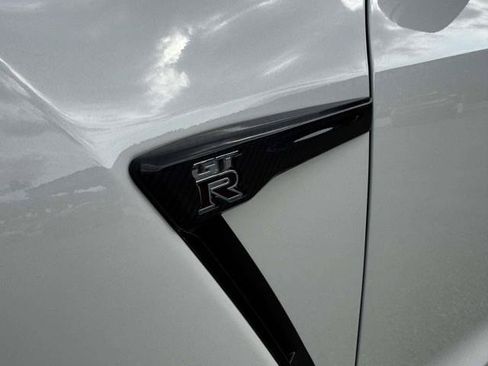 Used 2024 Nissan GT-R w/ Floor Mat Package AWD/4WD image 15