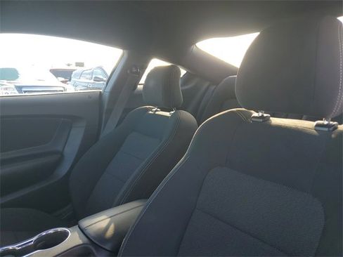 Used 2015 Ford Mustang Coupe image 9