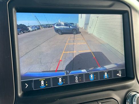 Used 2019 GMC Sierra 1500 AT4 w/ Off Road Performance Package image 13