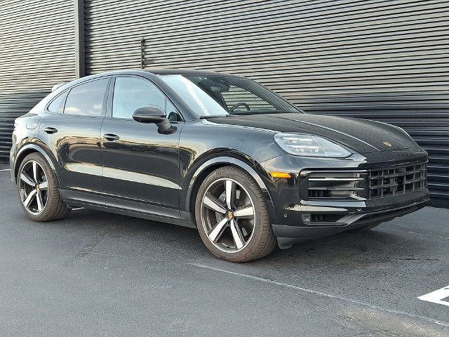 Certified 2025 Porsche Cayenne Coupe AWD/4WD image 9