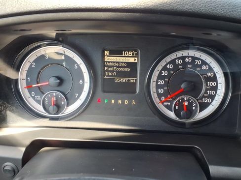 Used 2022 RAM 1500 Classic SLT AWD/4WD image 32