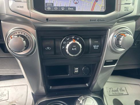 Used 2017 Toyota 4Runner SR5 AWD/4WD image 19