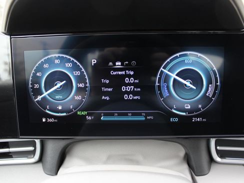 Used 2025 Hyundai Elantra SEL FWD image 25