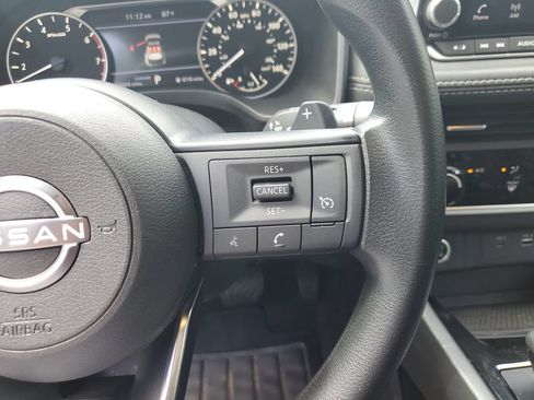 Used 2023 Nissan Rogue S FWD image 29