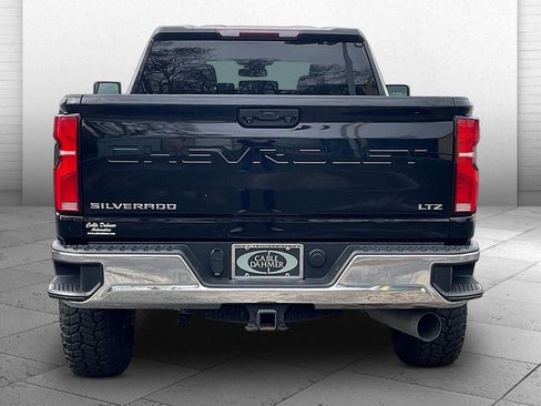 Used 2024 Chevrolet Silverado 2500 LTZ AWD/4WD image 3