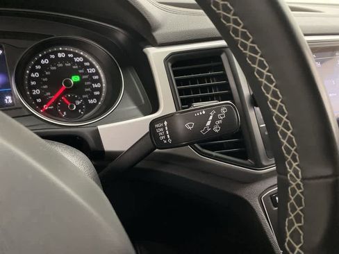 Used 2021 Volkswagen Atlas SE image 23