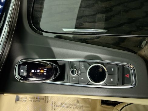 Used 2024 Cadillac Escalade Premium Luxury RWD image 22