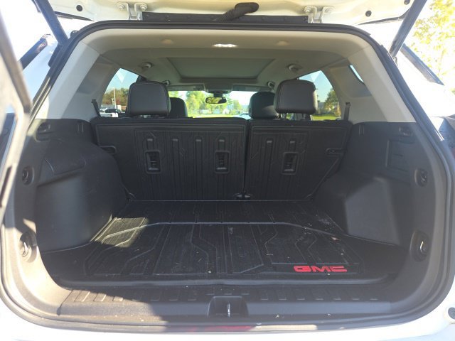 Used 2024 GMC Terrain SLT w/ Tech Package AWD/4WD image 10